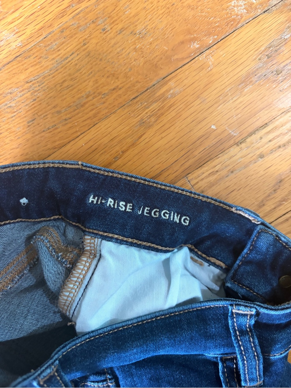 American Eagle Outfitters Dark Blue Skinny Jeans. Size 000 short. - Picture 4 of 7